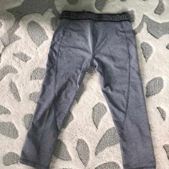 Grey cropped leggings from Reebok! - Picture 2 of 4